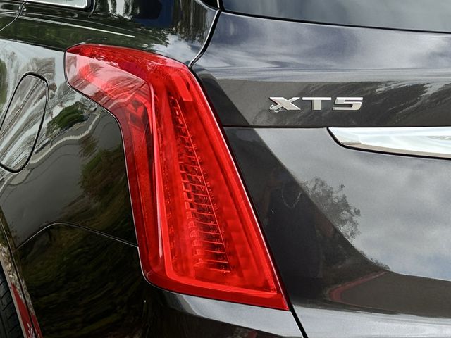 Used 2018 Dark Granite Metallic CADILLAC Base image 8