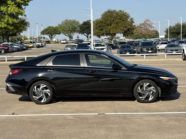 Used 2025 Abyss Black Hyundai SEL Convenience image 3