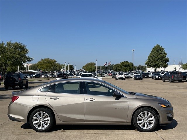 2023 Chevrolet Malibu 1LT photo 3
