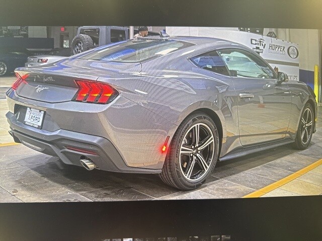 2024 Ford Mustang EcoBoost photo 4