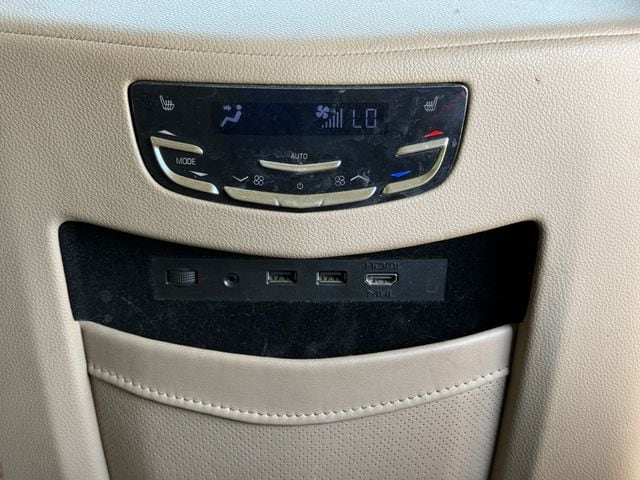 Used 2020 Crystal White Tricoat CADILLAC Platinum Edition image 29