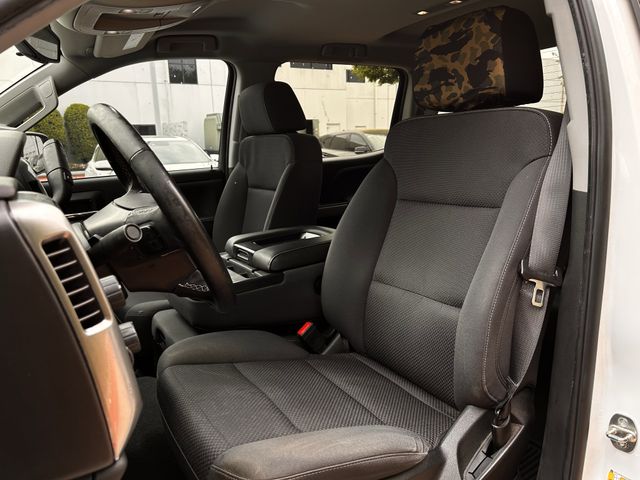 Used 2018 Summit White Chevrolet LT image 25