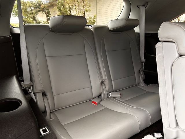 Used 2020 Lunar Silver Metallic Acura 3.5L image 32