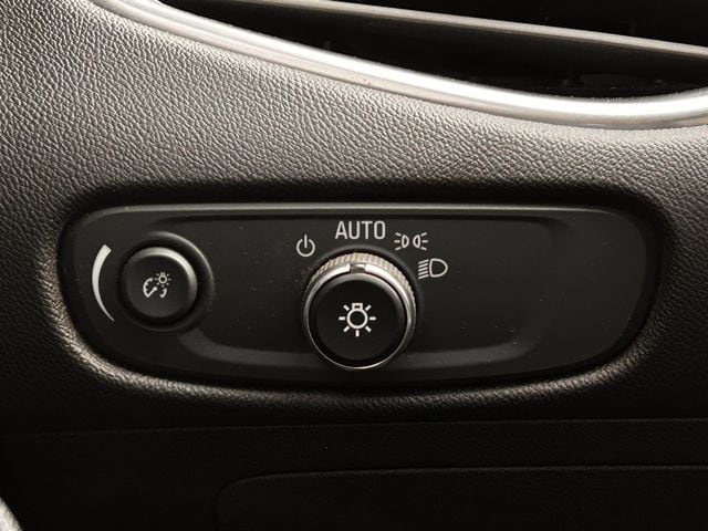 Used 2020 Summit White Chevrolet LT image 25