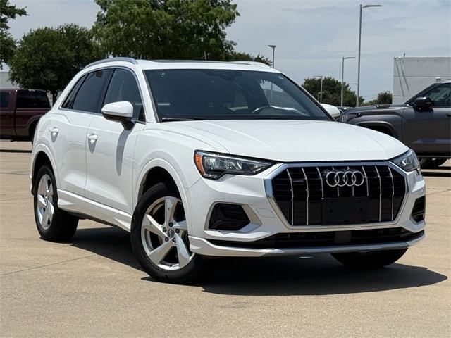 Used 2020 Audi Q3 Premium with VIN WA1AECF3XL1032603 for sale in Arlington, TX