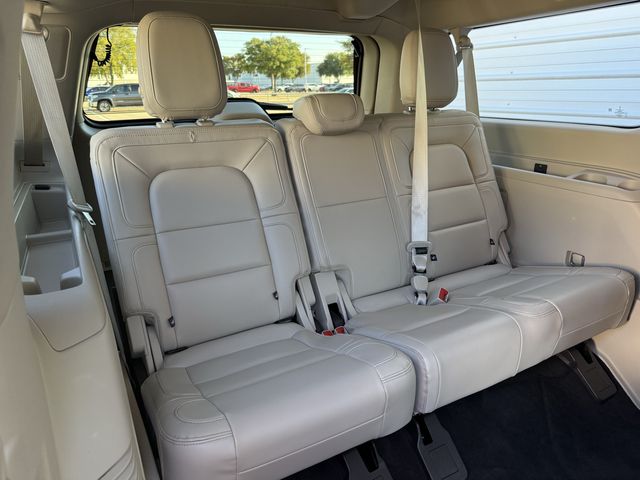 Used 2021 Pristine White Lincoln Reserve image 29