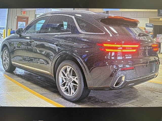 2022 Genesis GV70 2.5T photo 2