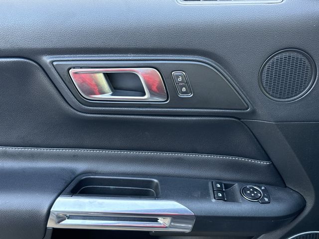 Used 2020 Magnetic Metallic Ford GT Premium image 21