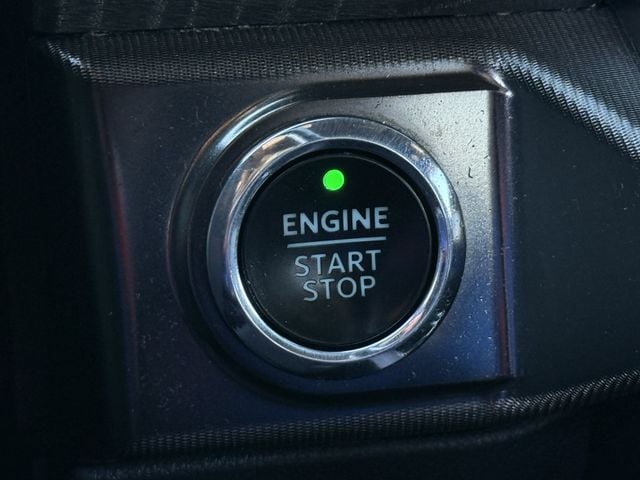 Used 2023 Oxford White Ford Platinum image 21