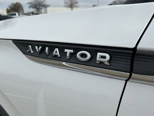 Used 2021 Pristine White Lincoln Reserve image 9