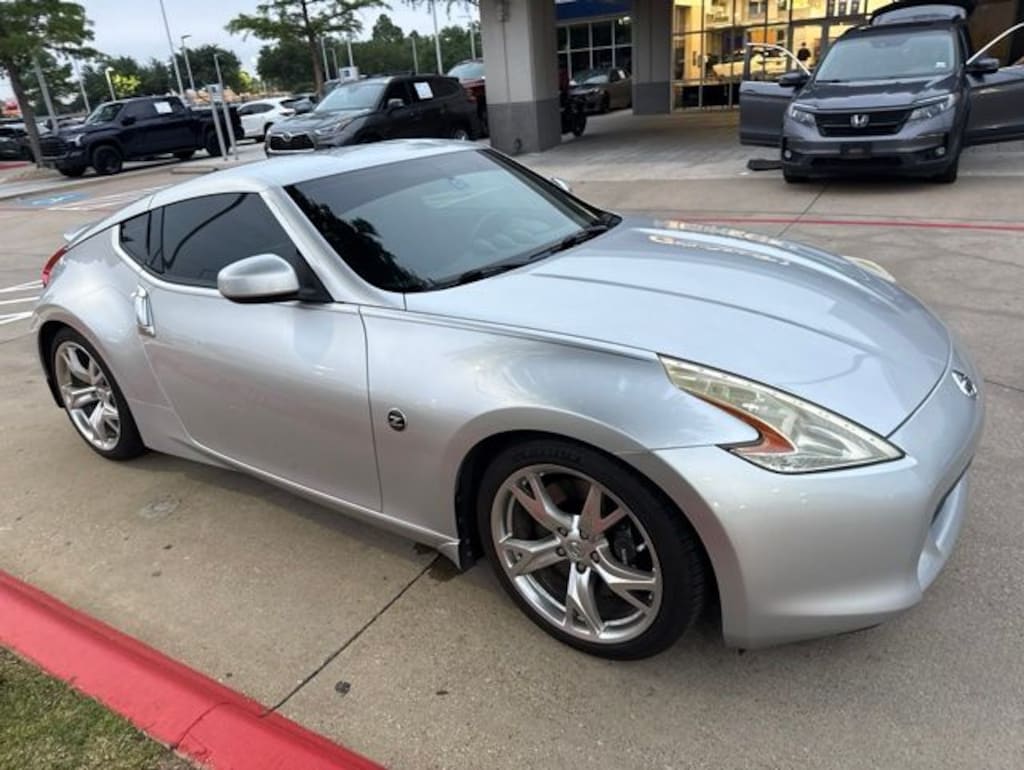 Used 2009 Nissan 370Z Touring Coupe