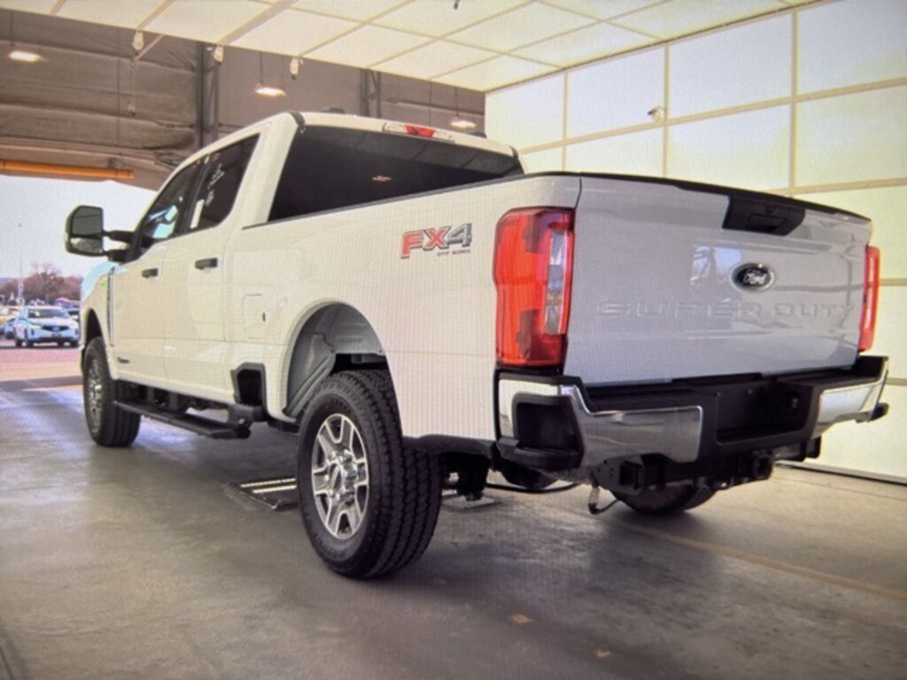 Used 2024 Ford F-250 XLT Truck Crew Cab