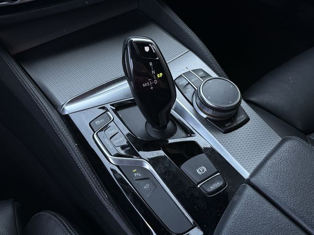 Used 2020 Carbon Black Metallic BMW M550i xDrive image 18