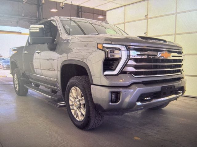 2024 Chevrolet Silverado HD High Country 4WD Crew Cab Standard Box's photo