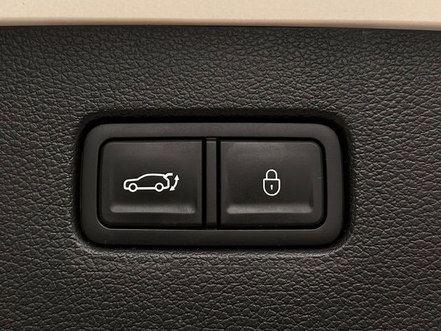 Used 2024 White Genesis 2.5T image 34