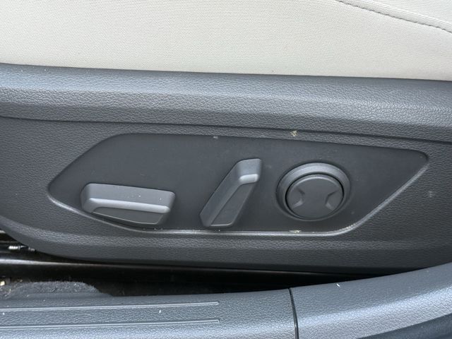 Used 2023 Curated Silver Hyundai SEL image 25