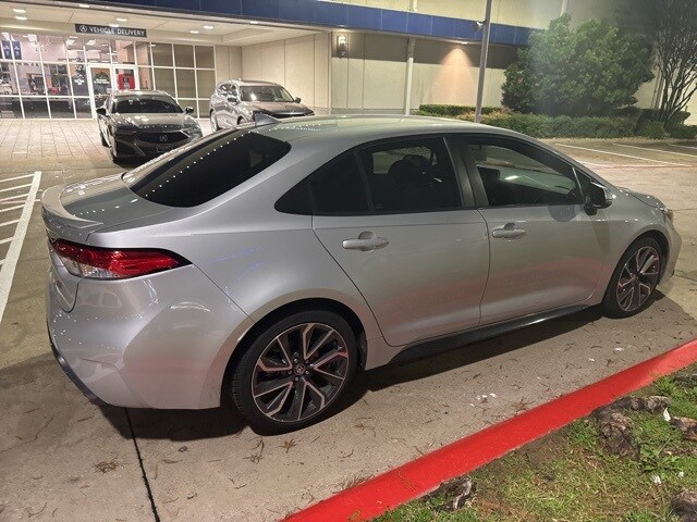 2020 Toyota Corolla SE photo 2