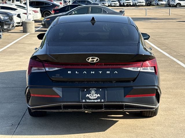 Used 2025 Abyss Black Hyundai SEL Convenience image 5