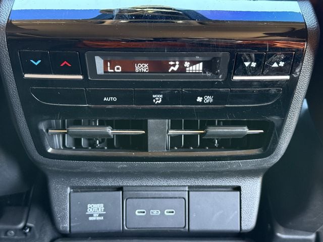 Used 2025 Majestic Black Pearl Acura Technology Package image 31