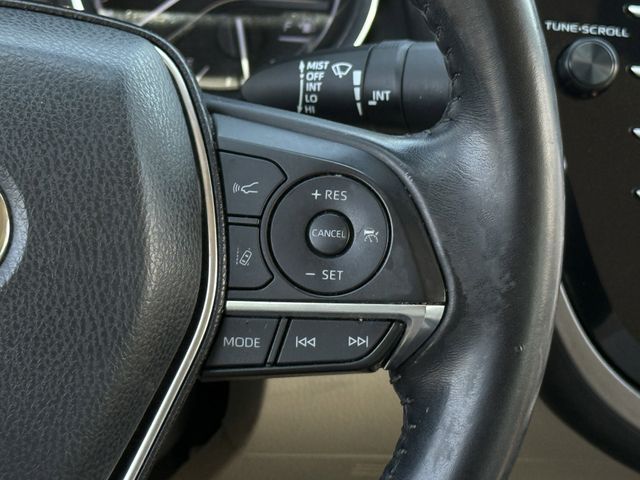 Used 2019 Wind Chill Pearl Toyota XLE image 15