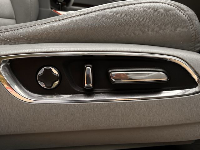 Used 2020 Lunar Silver Metallic Acura 3.5L image 29