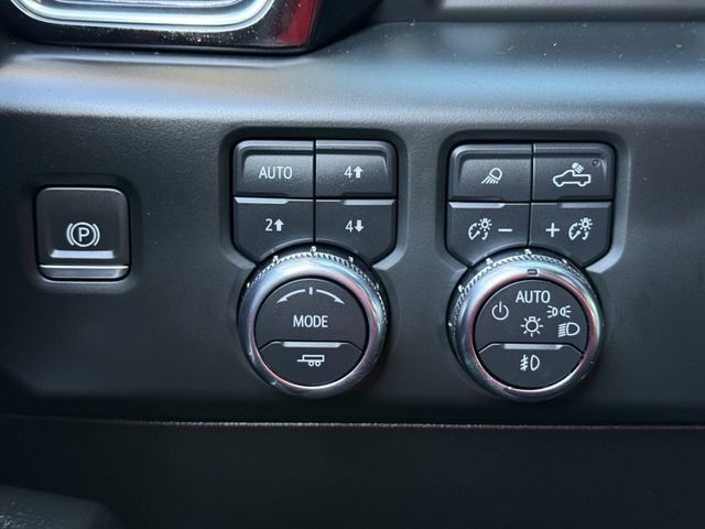 Used 2024 Onyx Black GMC Denali image 21