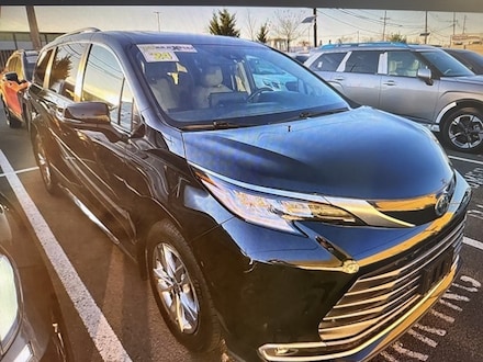 2024 Toyota Sienna Limited 7 Passenger Van Passenger Van