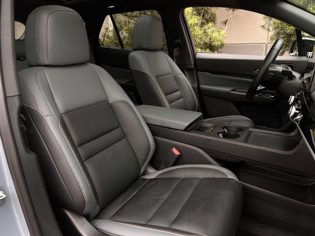 Used 2024 Sonic Gray Pearl Honda Touring image 29