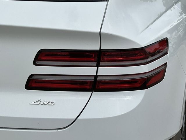 Used 2024 White Genesis 2.5T image 8