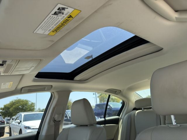 Used 2017 Bellanova White Pearl Acura Base image 23