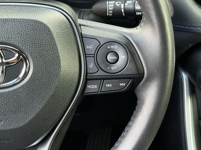 Used 2025 Silver Sky Metallic/Midnight Black Metallic Toyota XSE image 14