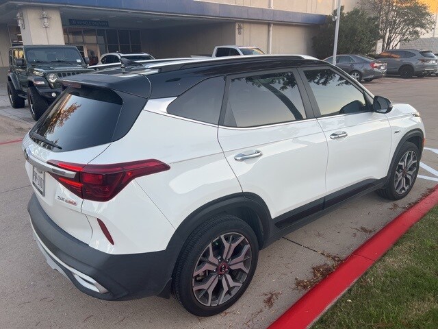 2021 Kia Seltos SX photo 3