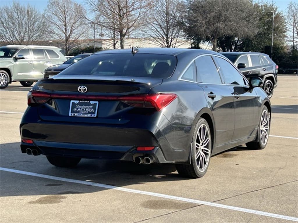 Used 2019 Toyota Avalon XSE Sedan