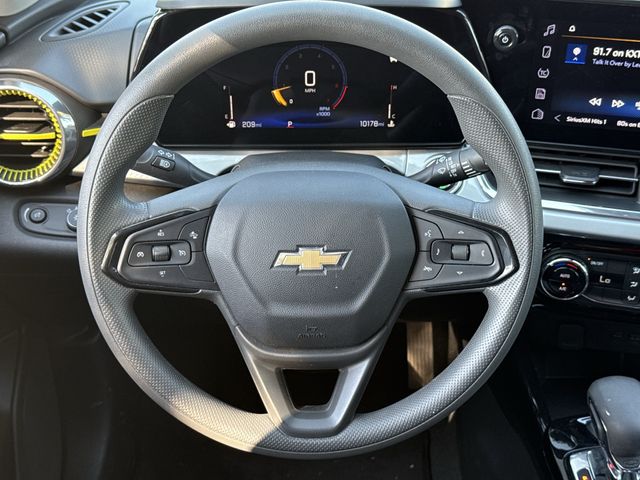 Used 2026 Summit White Chevrolet LT image 12