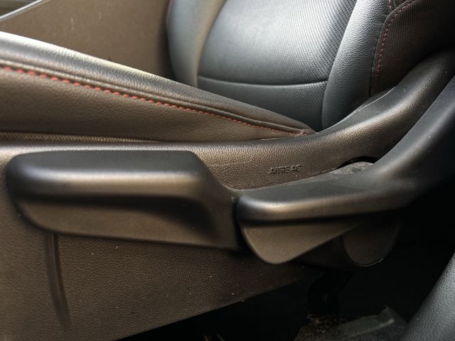 Used 2024 Summit White Chevrolet 2RS image 28