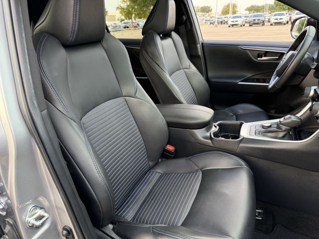 Used 2025 Silver Sky Metallic/Midnight Black Metallic Toyota XSE image 26