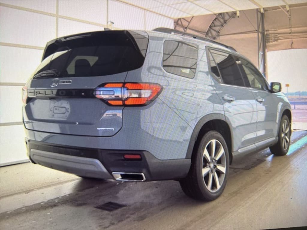 Used 2024 Honda Pilot Touring SUV