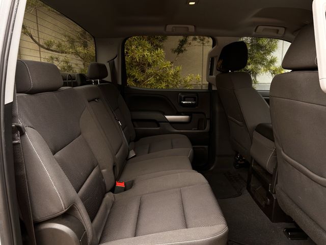 Used 2018 Summit White Chevrolet LT image 29