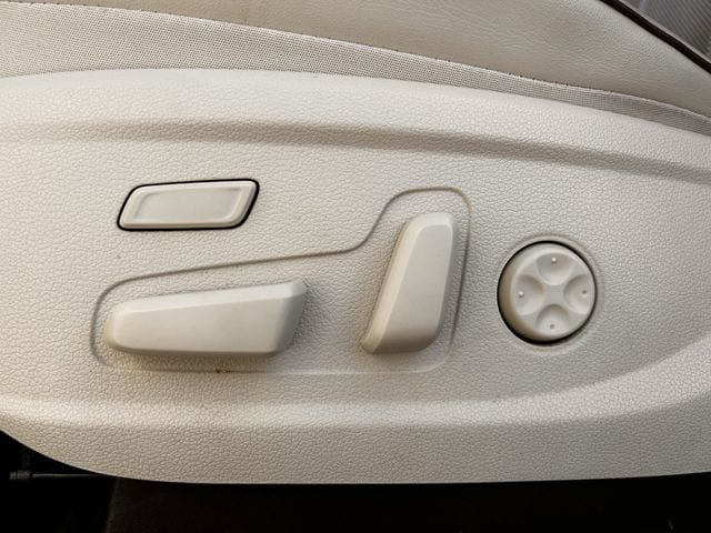 Used 2021 Hyper White Hyundai Calligraphy image 32