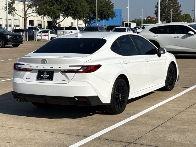 Used 2026 Ice Cap Toyota SE image 4