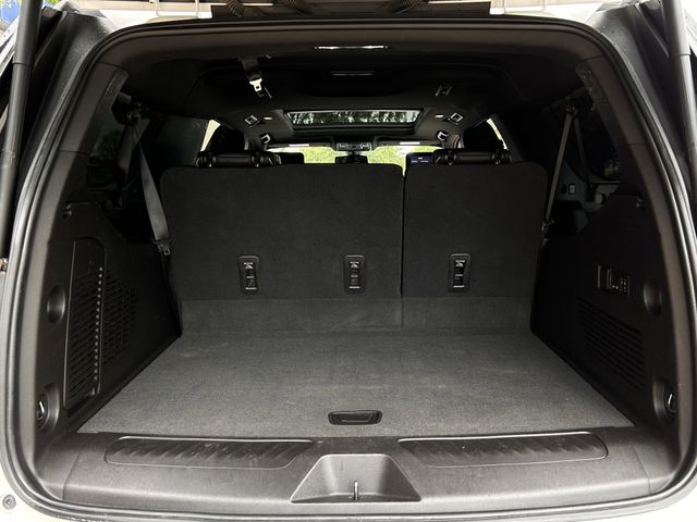 Used 2021 White Frost Tricoat GMC SLT image 35