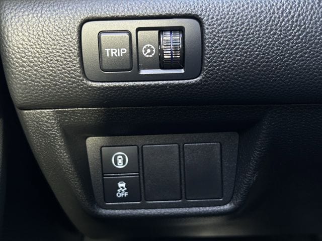 Used 2022 Still Night Pearl Honda Sport image 26