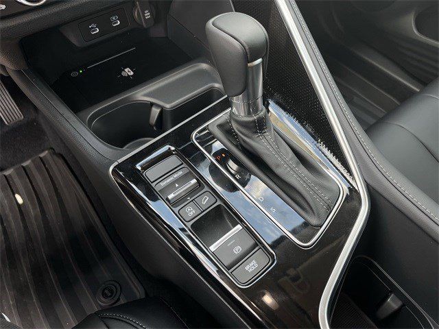 Used 2025 Platinum White Pearl Acura Base image 22