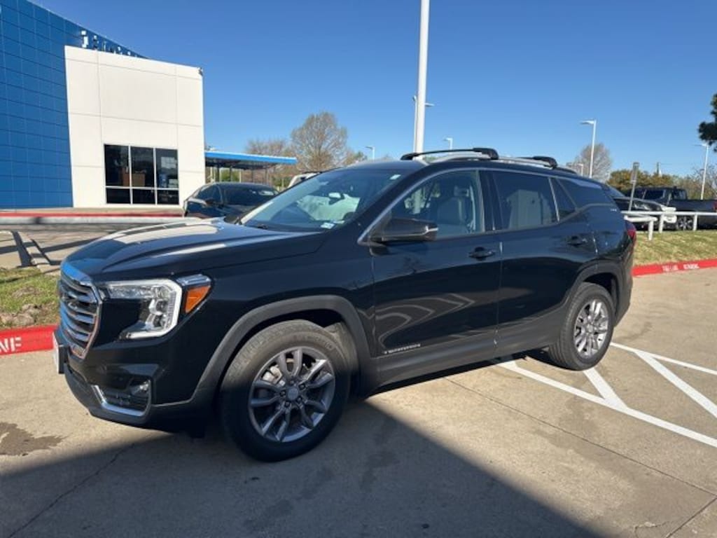 Used 2024 GMC Terrain SLT SUV