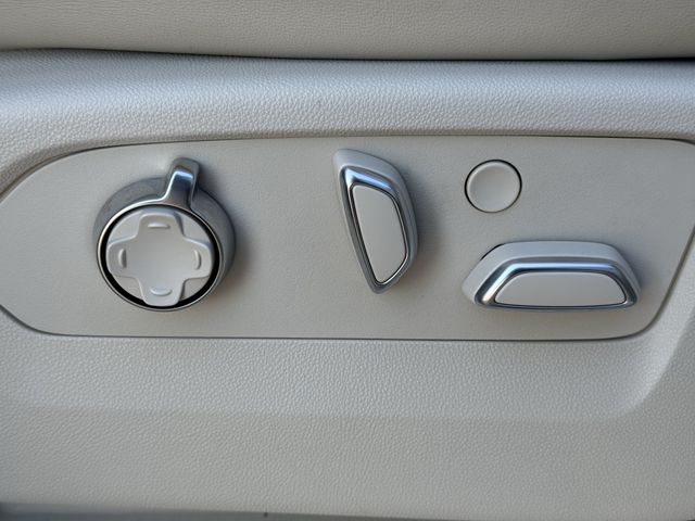 Used 2024 Crystal White Tricoat CADILLAC Sport Platinum image 26