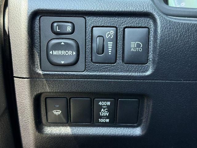 Used 2020 Super White Toyota Venture image 20