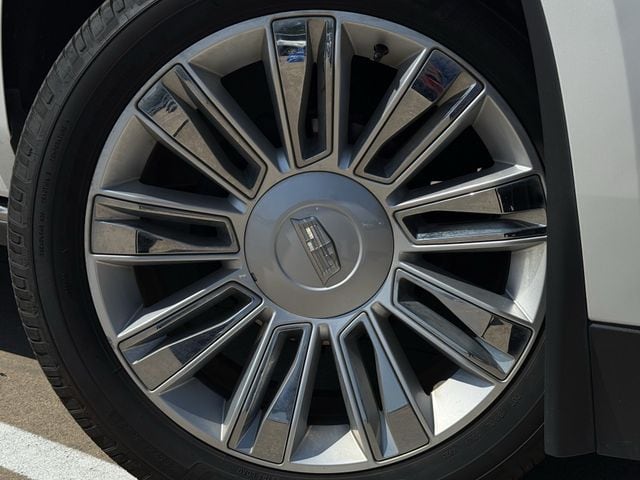 Used 2020 Crystal White Tricoat CADILLAC Platinum Edition image 9