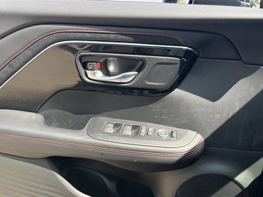 Used 2025 Platinum White Pearl Acura A-Spec Package image 25