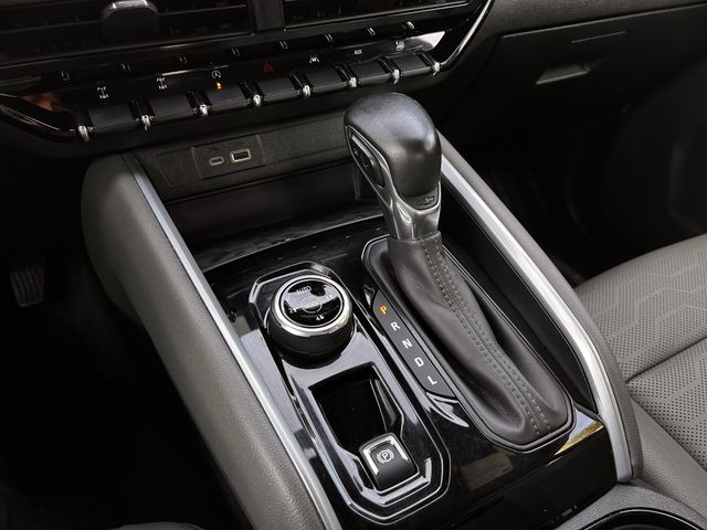 Used 2023 Black Chevrolet ZR2 image 21