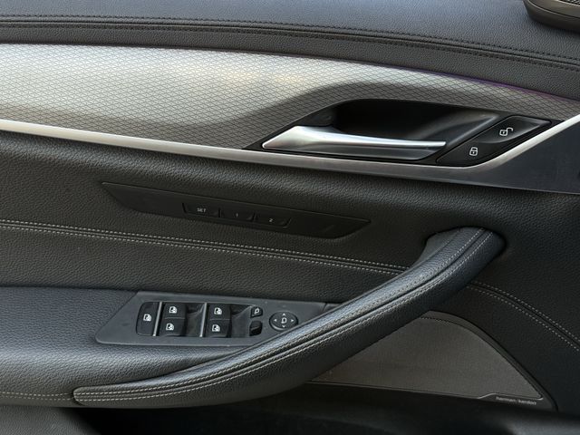Used 2020 Carbon Black Metallic BMW M550i xDrive image 21